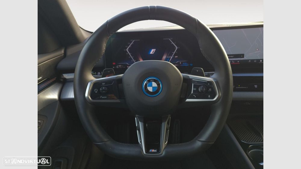 BMW 530 e Pack Desportivo M - 12