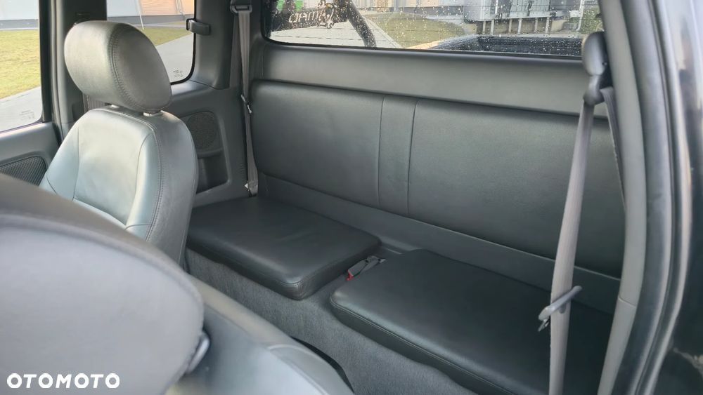 Toyota Hilux 2.5 D-4D SR - 16