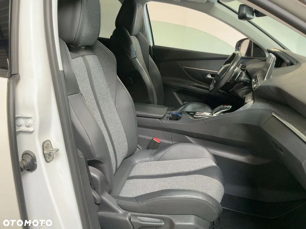 Peugeot 5008 1.6 BlueHDI Allure S&S EAT6 - 11