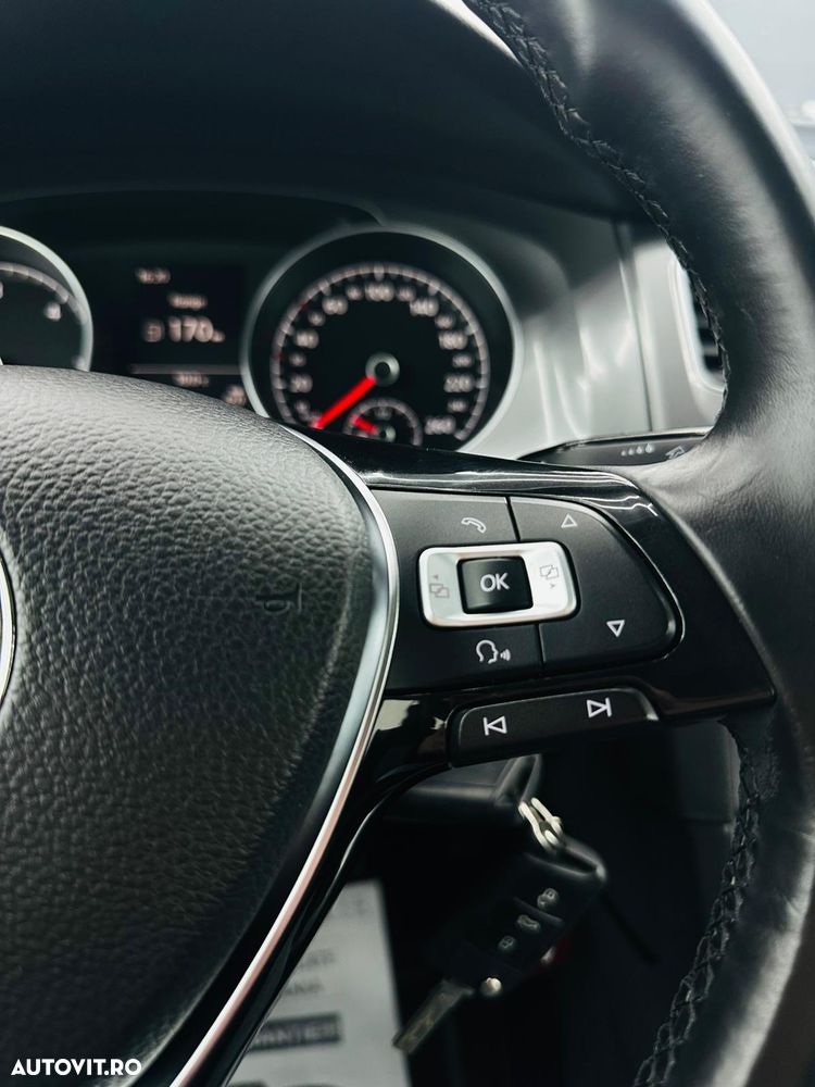 Volkswagen Golf 1.6 TDI DPF BlueMotion - 29