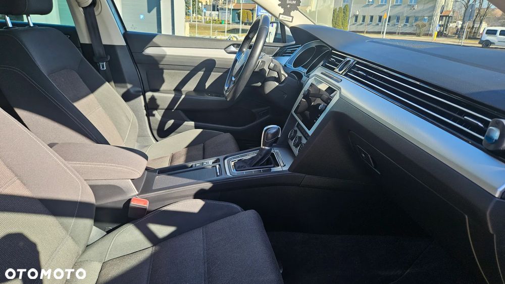 Volkswagen Passat - 9