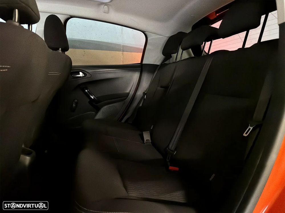 Peugeot 208 1.2 VTi SE Style - 10