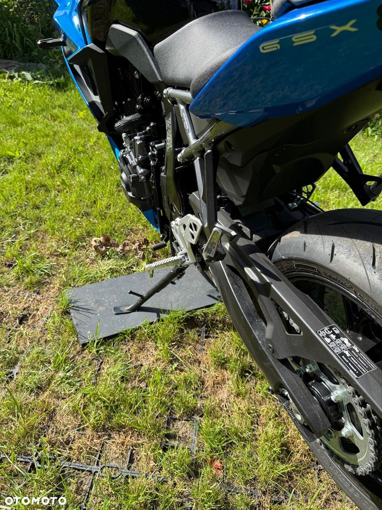 Suzuki GSX-R - 10