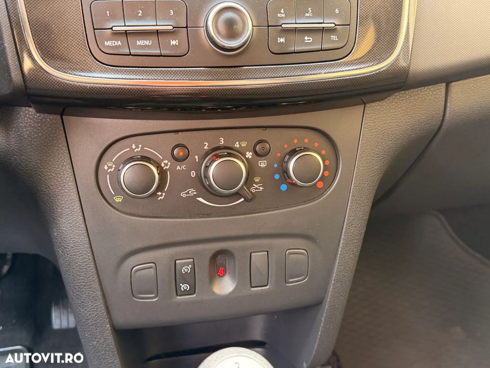 Dacia Lodgy dCi 90 Essential - 16