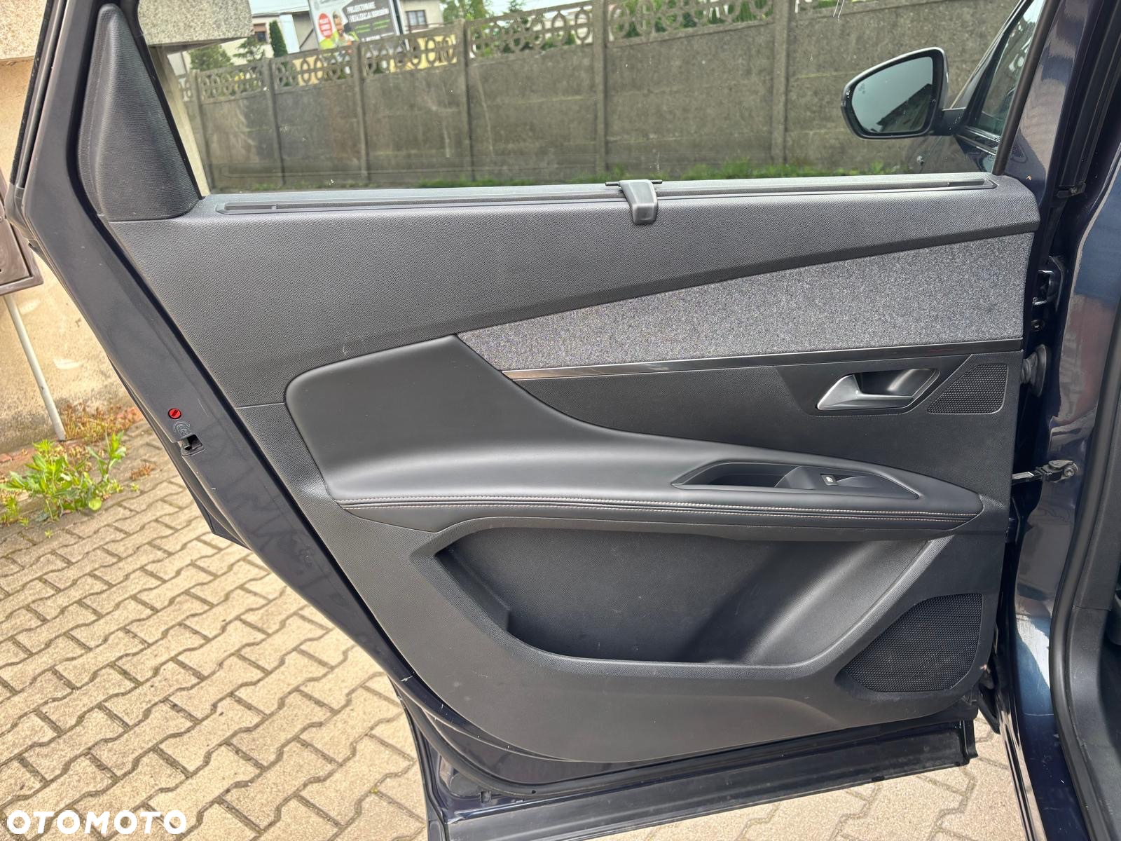 Peugeot 5008 1.6 BlueHDI Active S&S EAT6 - 22