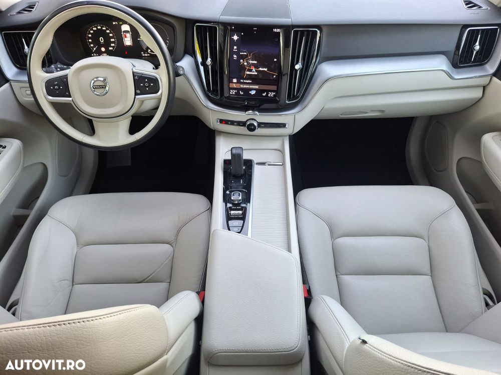 Volvo XC 60 T6 AWD Recharge Geartronic Inscription - 17