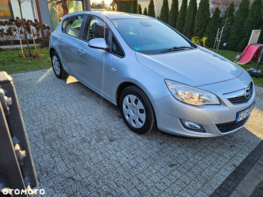 Opel Astra 1.6 Innovation - 4