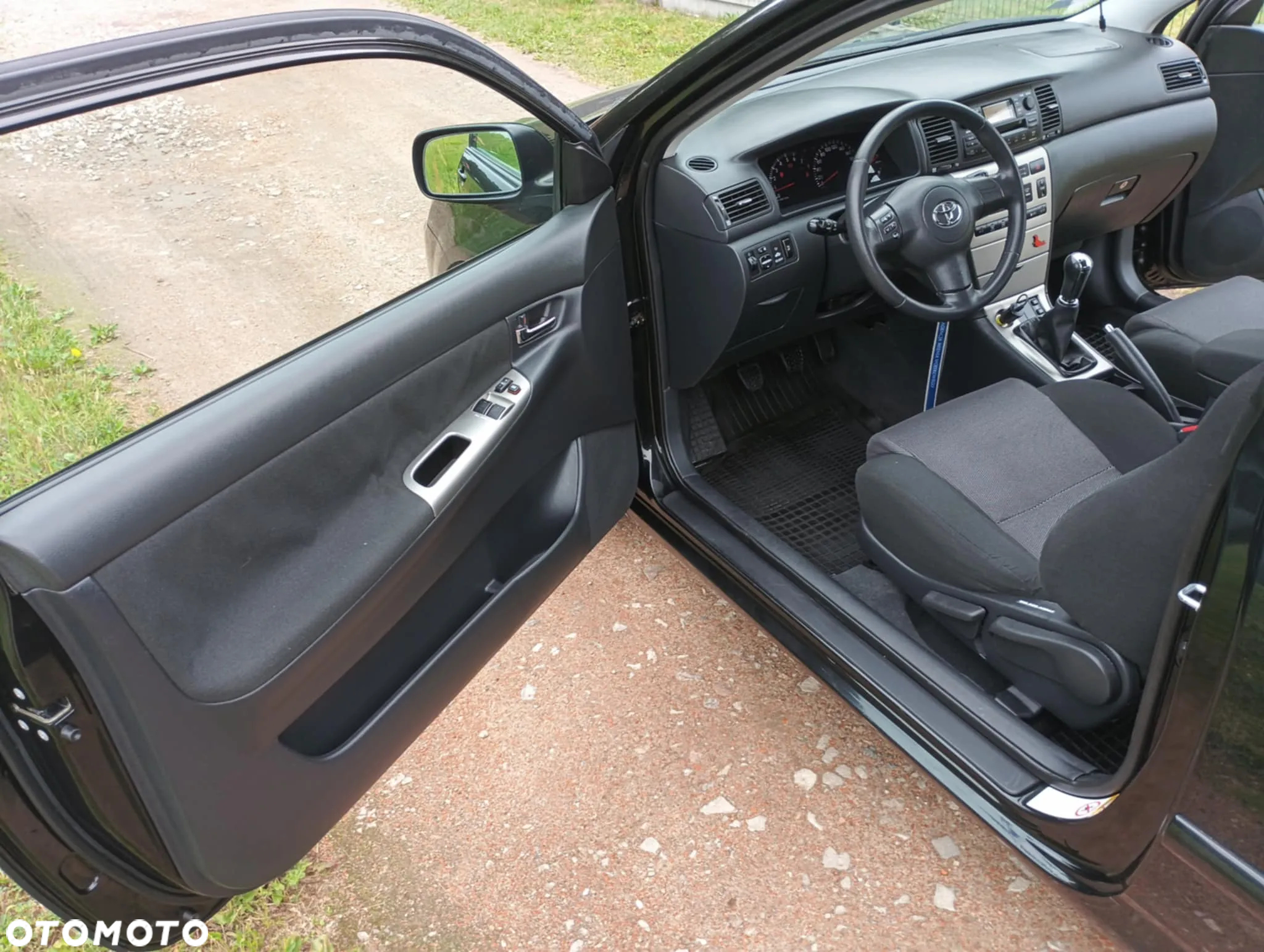 Toyota Corolla - 13