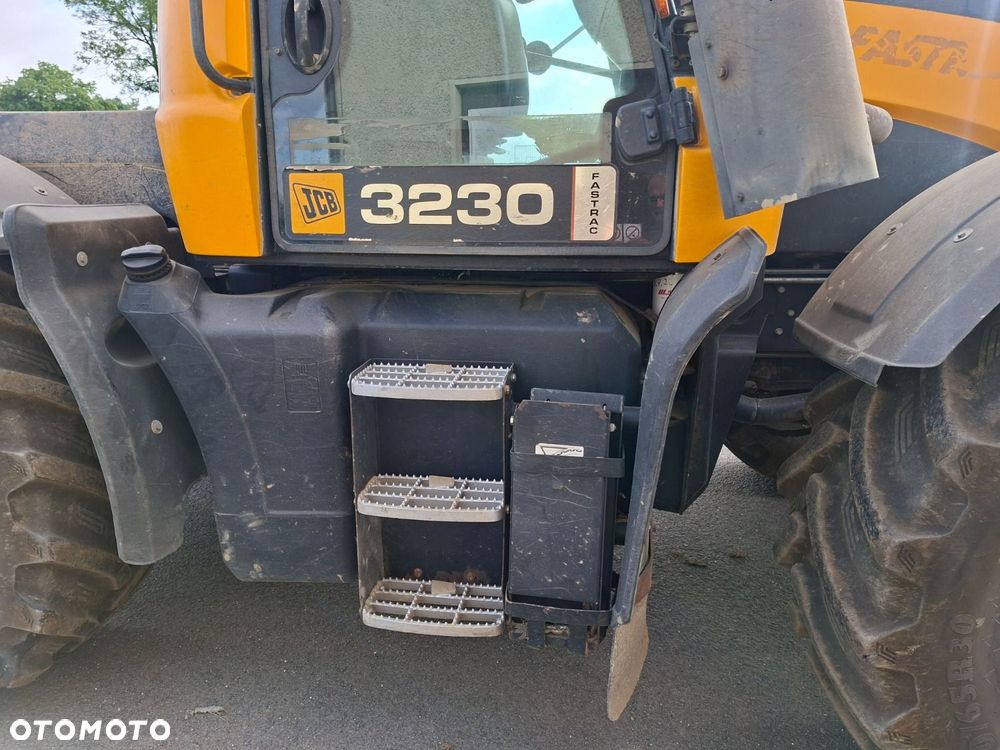 JCB Fastrac 3230 4X4 - 39