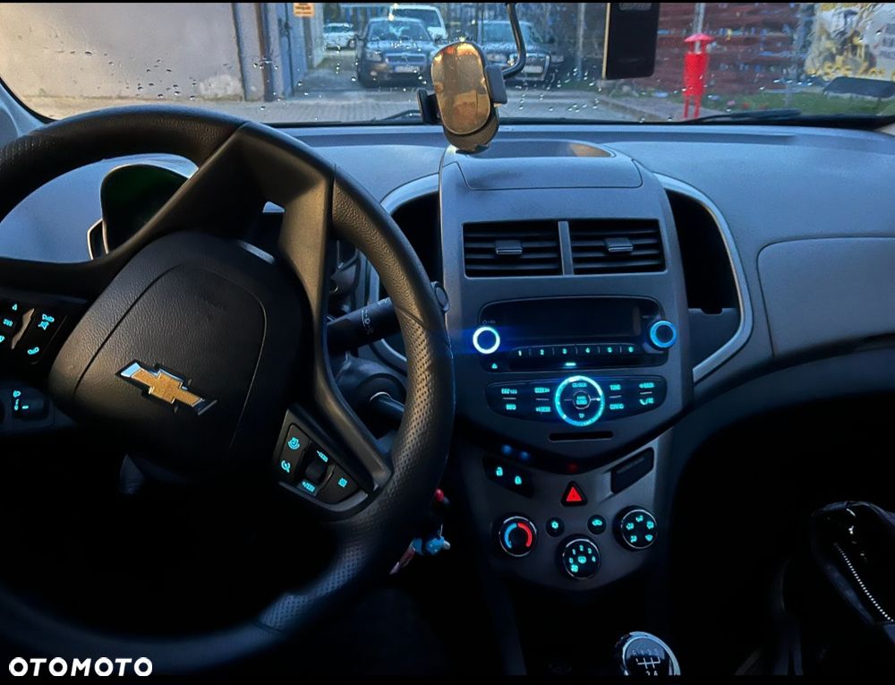 Chevrolet Aveo 1.2 LT - 6
