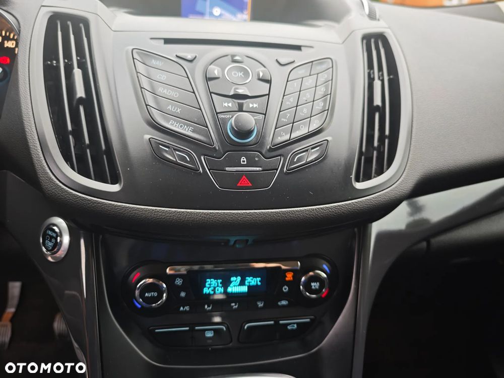 Ford Kuga 2.0 TDCi 2x4 Titanium - 12
