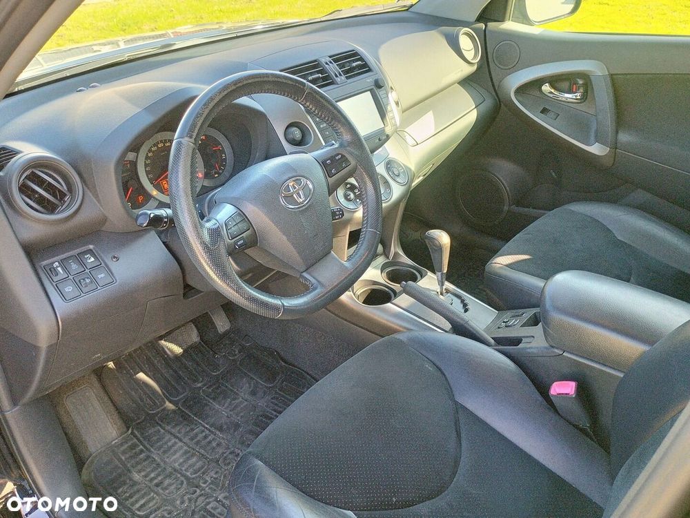 Toyota RAV4 - 16
