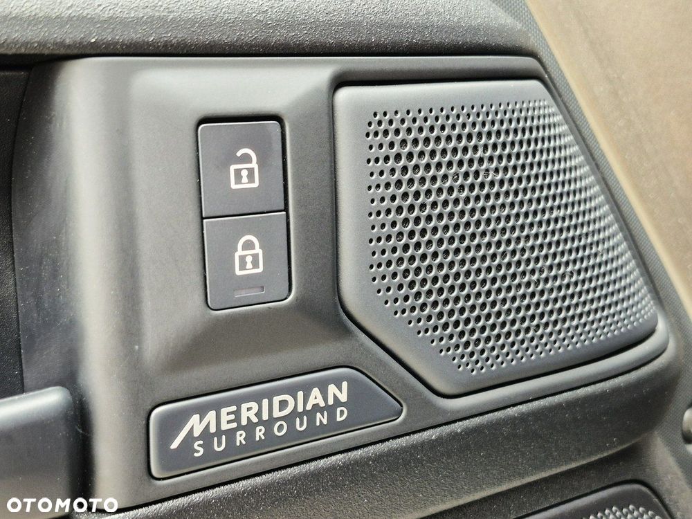 Land Rover Defender - 20