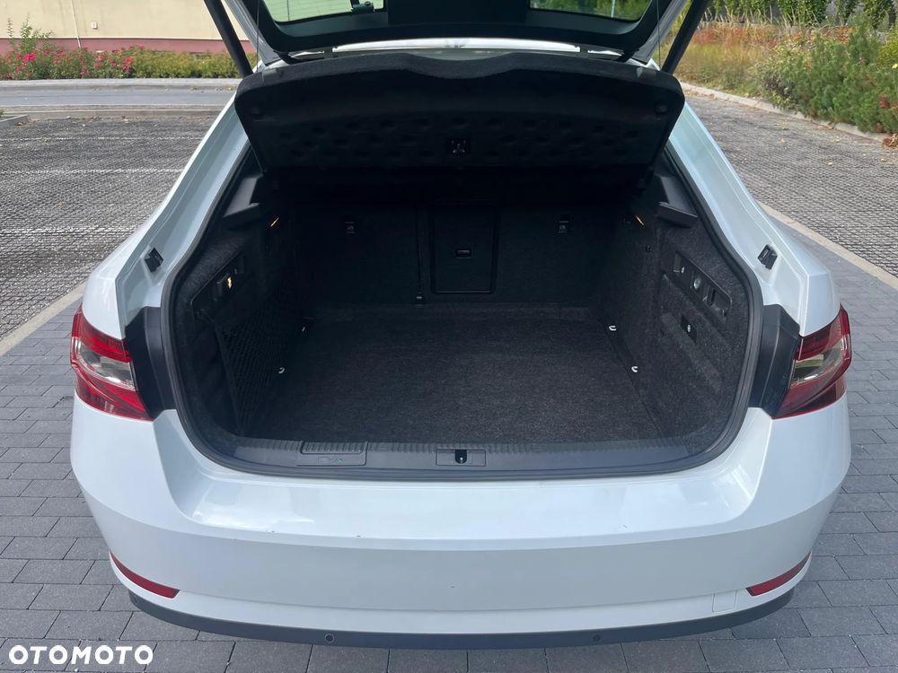 Skoda Superb 2.0 TDI L&K DSG - 22