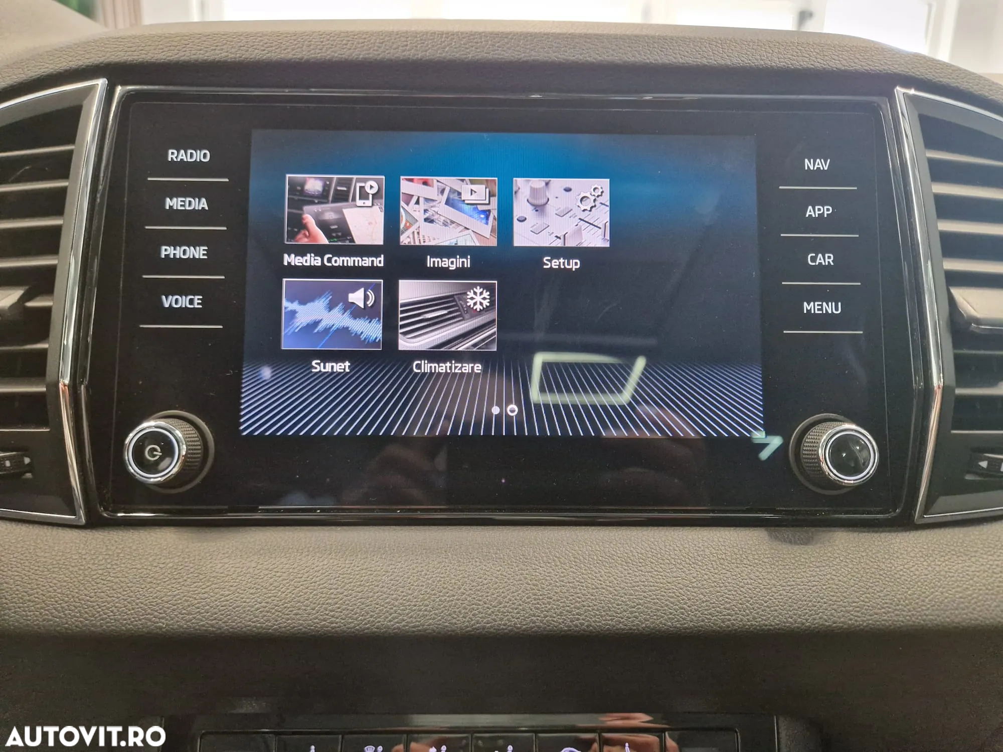 Skoda Karoq 1.6 TDI DSG Style - 27