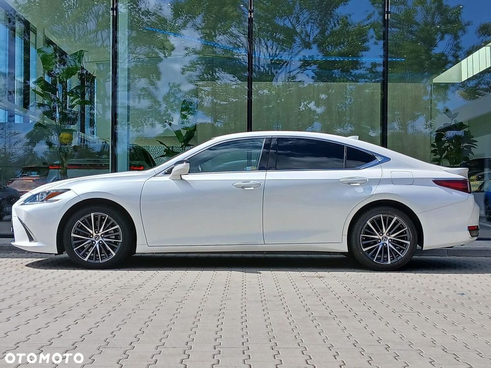 Lexus ES - 3