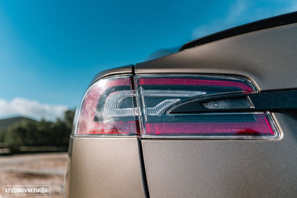 Tesla Model S Long Range - 41