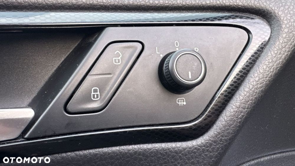 Volkswagen Golf - 37