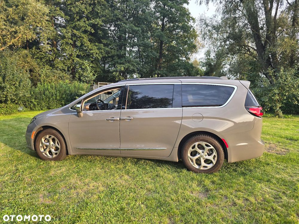 Chrysler Pacifica - 31