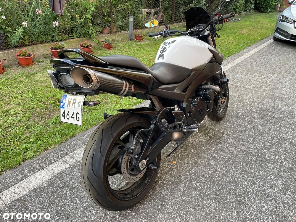 Suzuki GSR - 2
