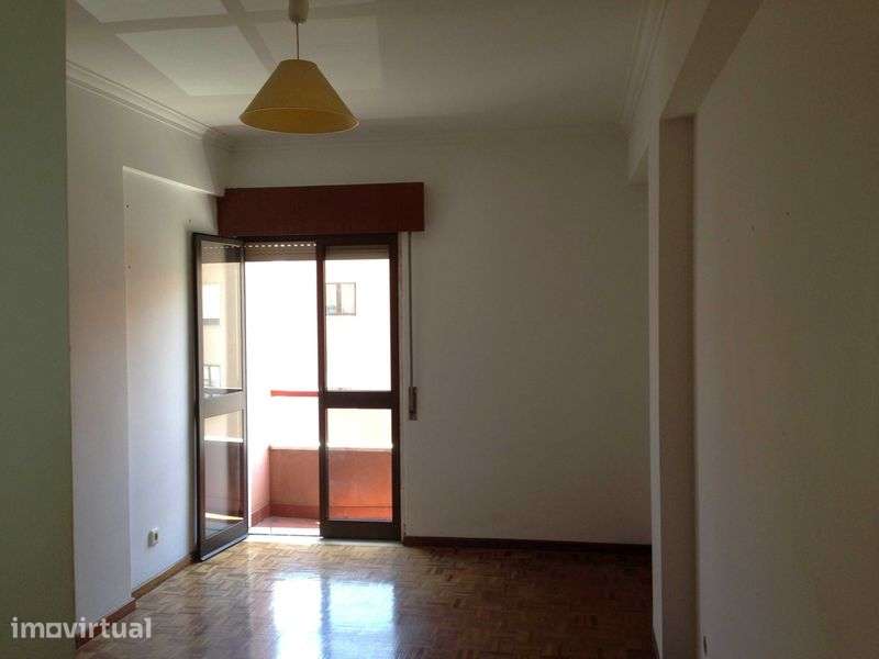 Apartamento T2 em Mem Martins - Grande imagem: 5/12