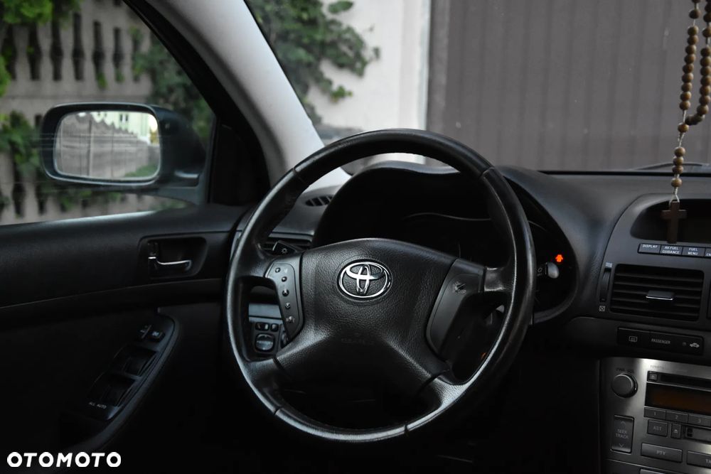 Toyota Avensis 1.8 VVT-i Combi - 13