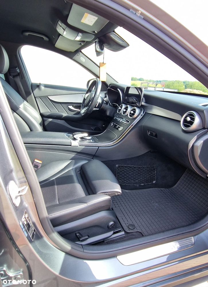 Mercedes-Benz Klasa C 220 d T 9G-TRONIC AMG Line - 11