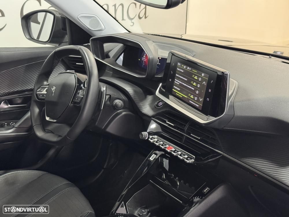 Peugeot 2008 1.2 PureTech Allure EAT8 - 38