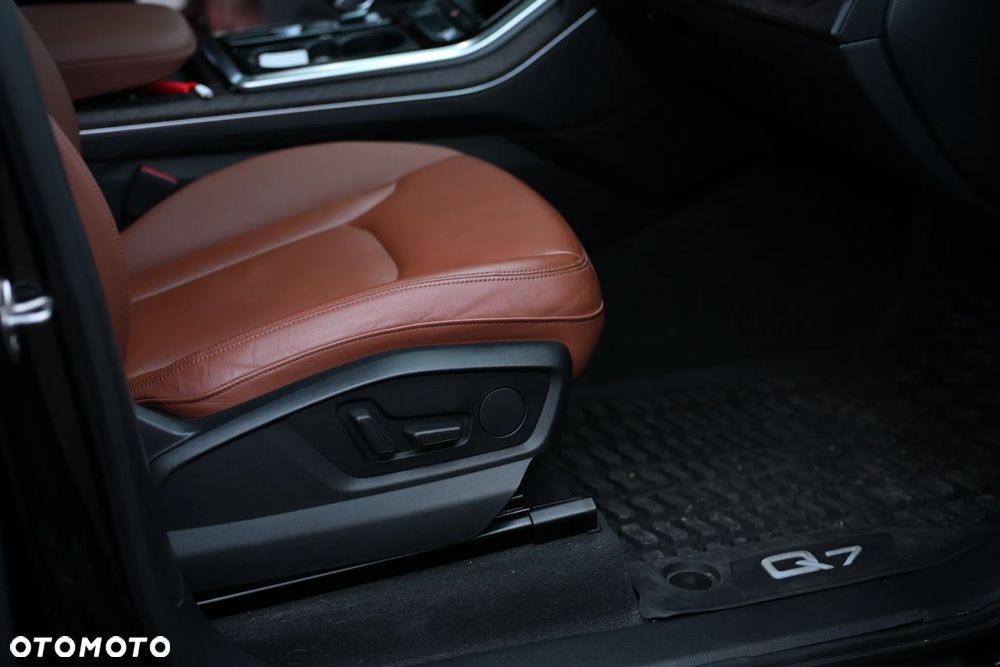 Audi Q7 55 TFSI quattro tiptronic S line - 29