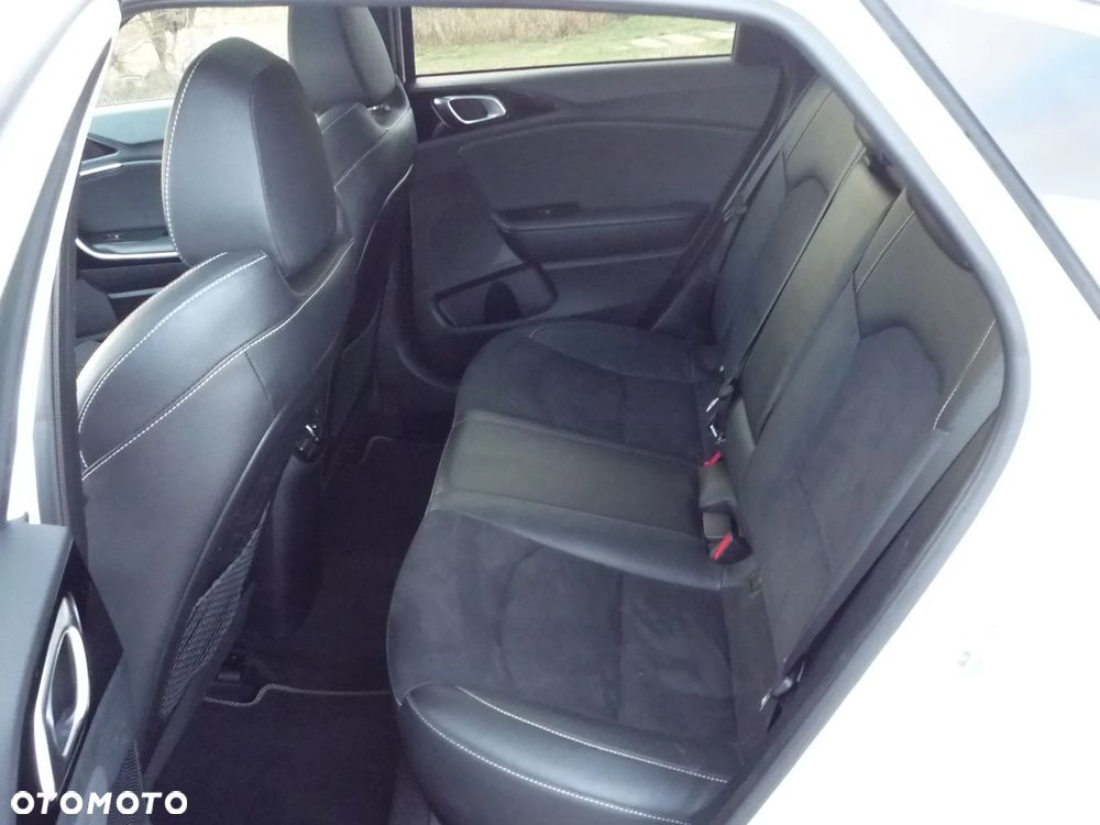 Kia ProCeed 1.4 T-GDI DCT7 OPF GT LINE - 20