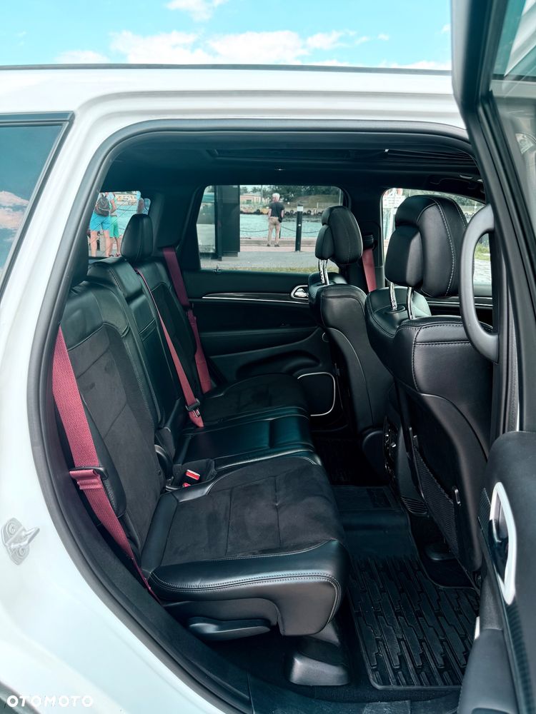 Jeep Grand Cherokee - 18