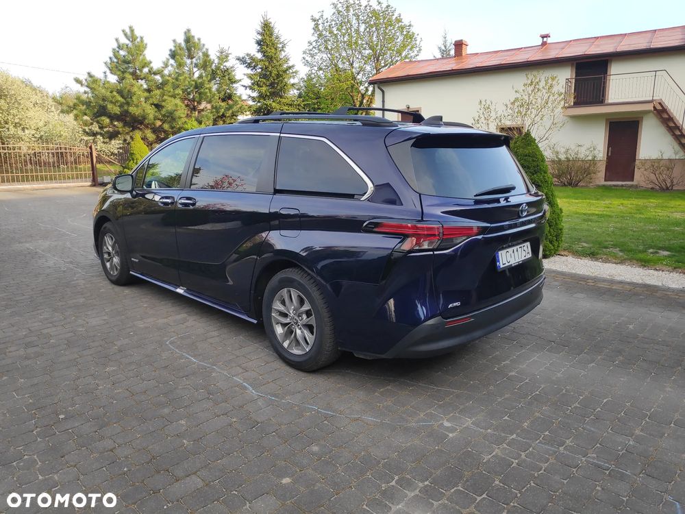 Toyota Sienna - 5
