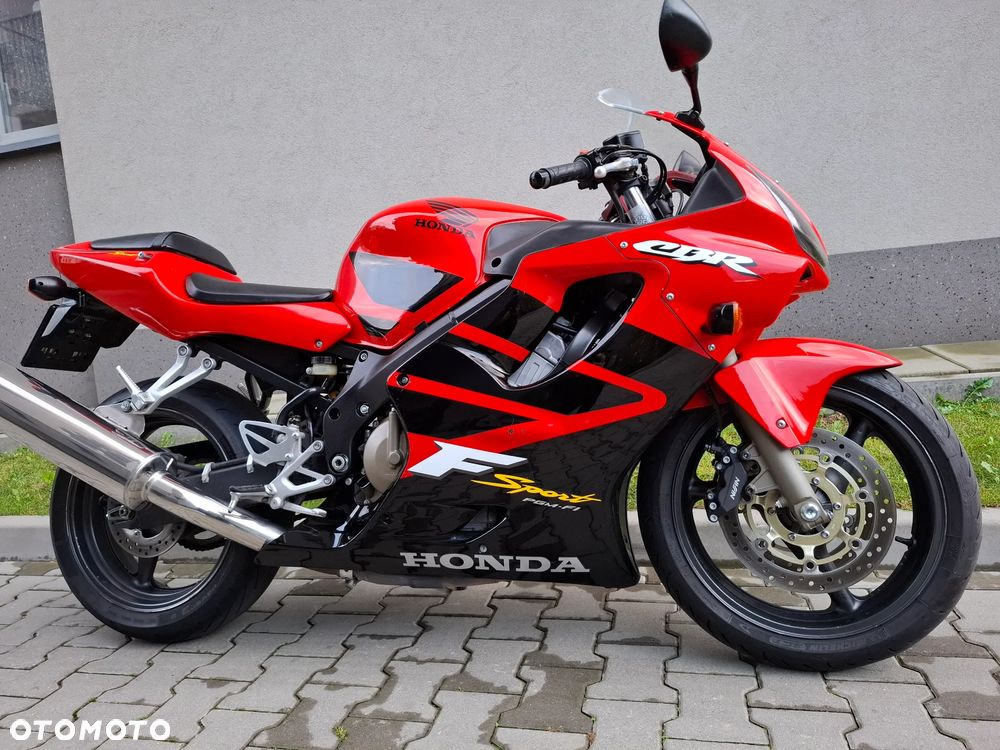 Honda CBR - 32