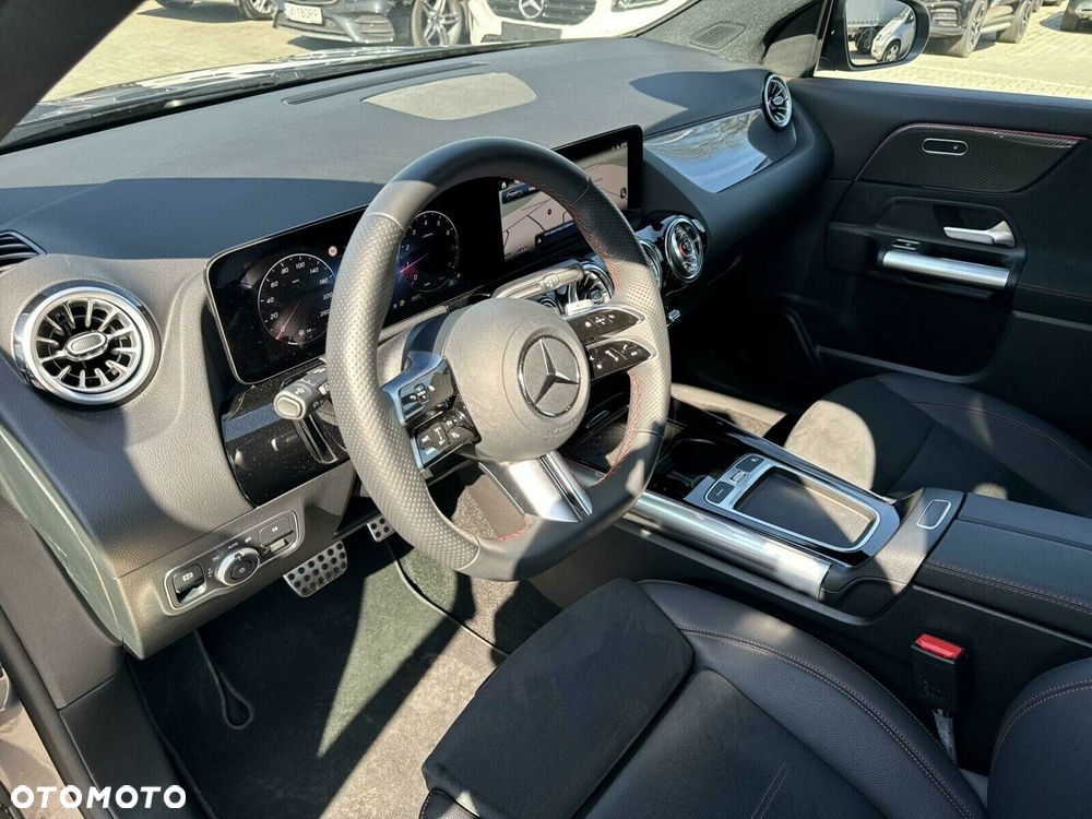 Mercedes-Benz GLA 200 AMG Line - 11