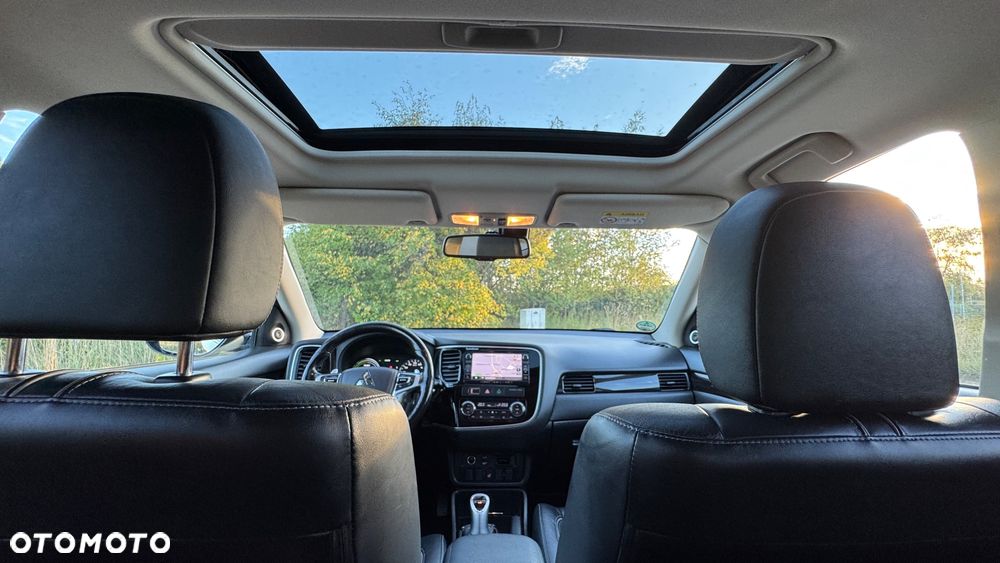 Mitsubishi Outlander 2.0 4WD Top - 16