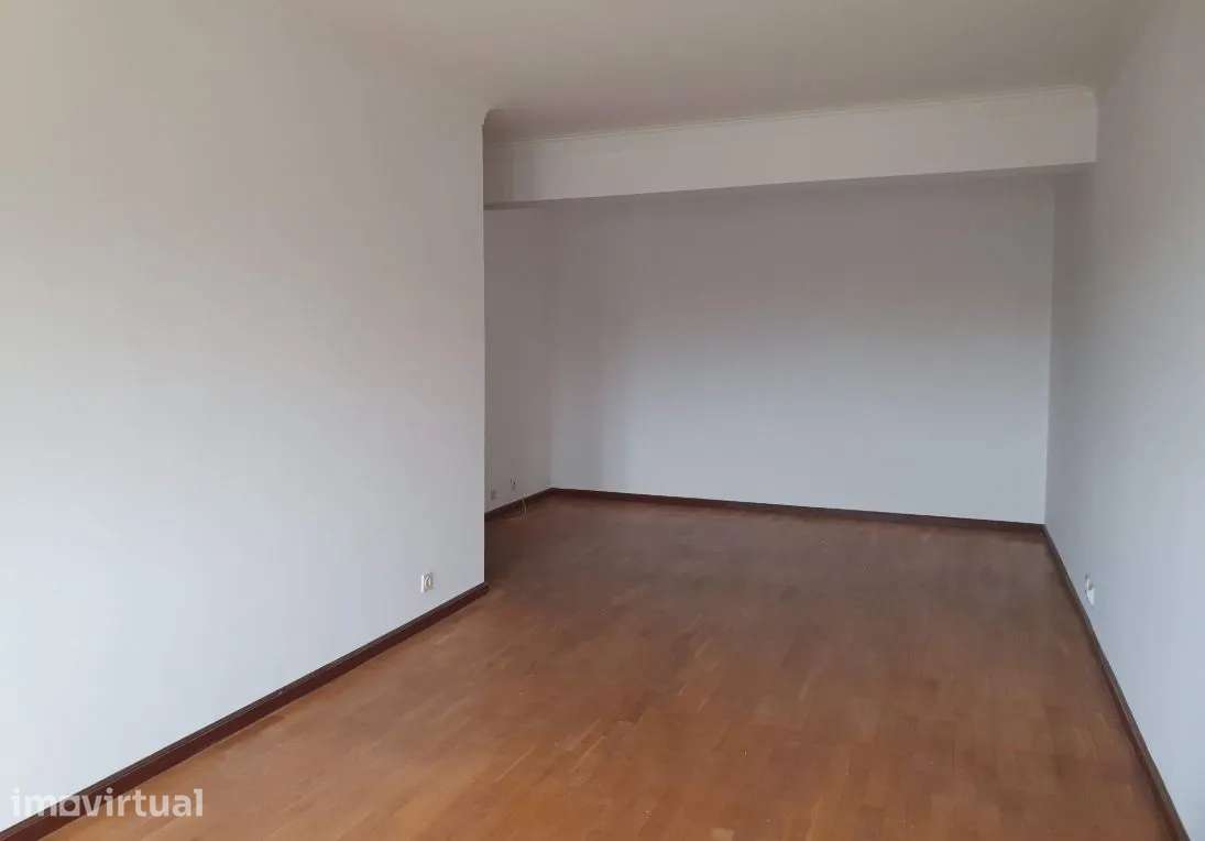Apartamento T2 em Vilar do Paraíso - Grande imagem: 3/14
