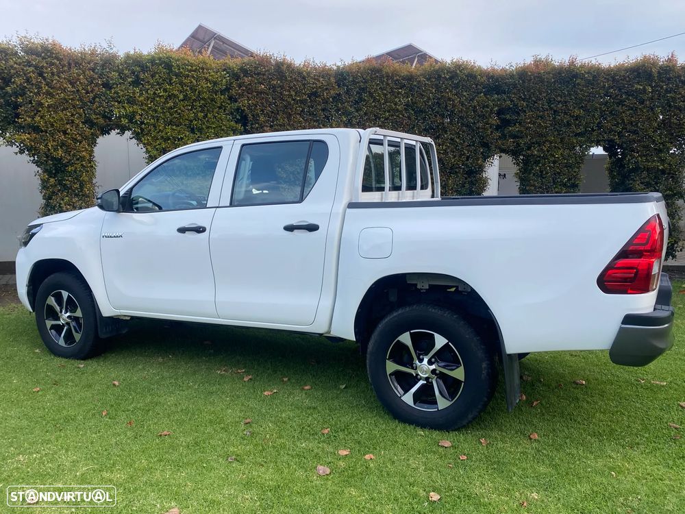 Toyota Hilux - 11