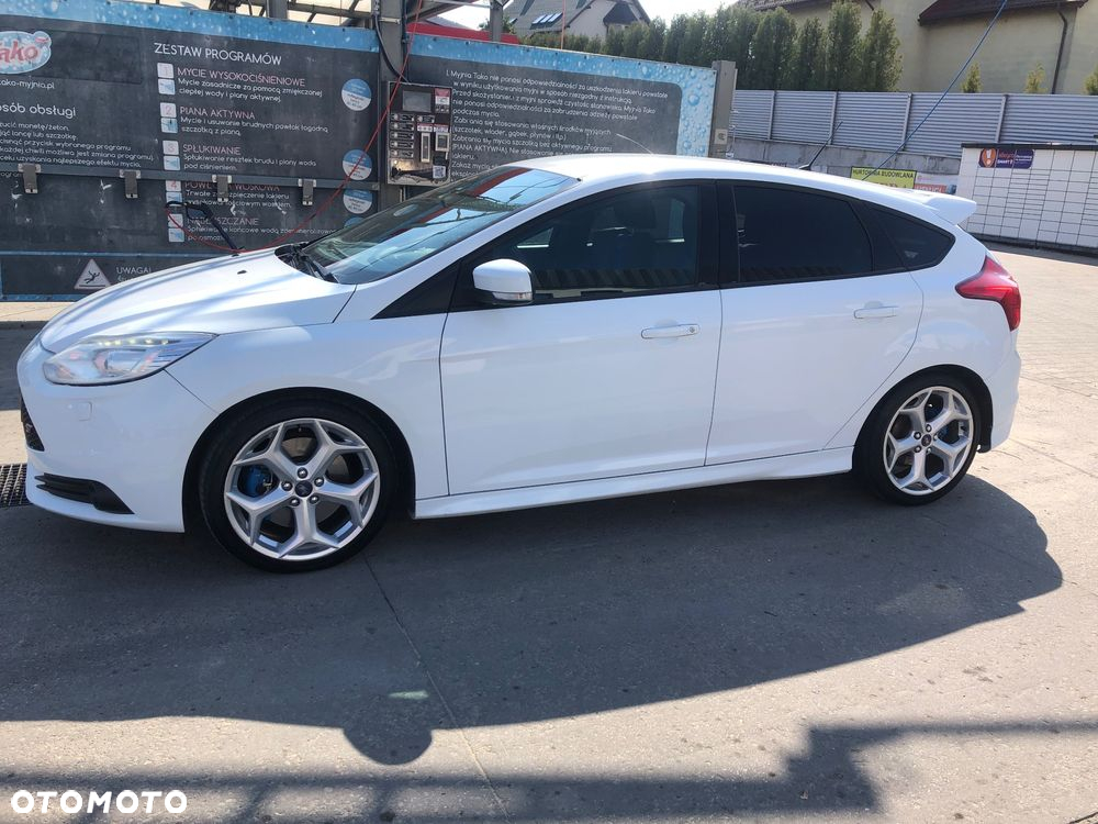 Ford Focus 2.0 EcoBoost ST - 2