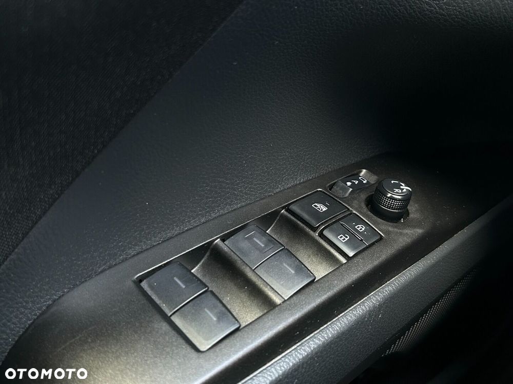 Toyota Camry 2.5 Hybrid Comfort CVT - 28