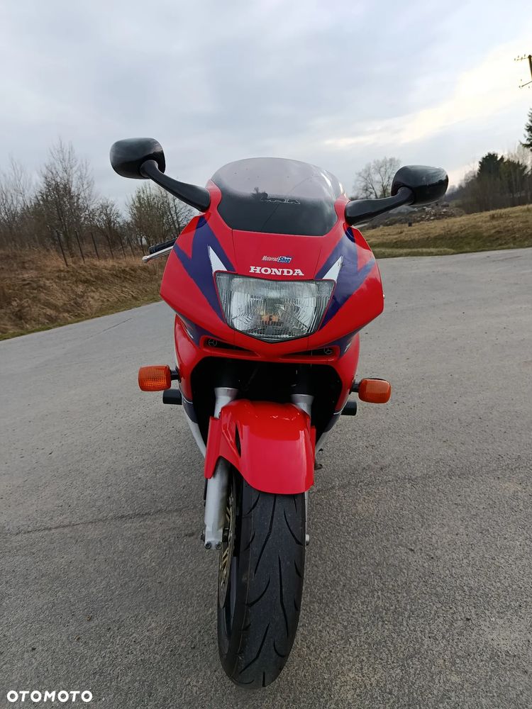 Honda CBR - 9
