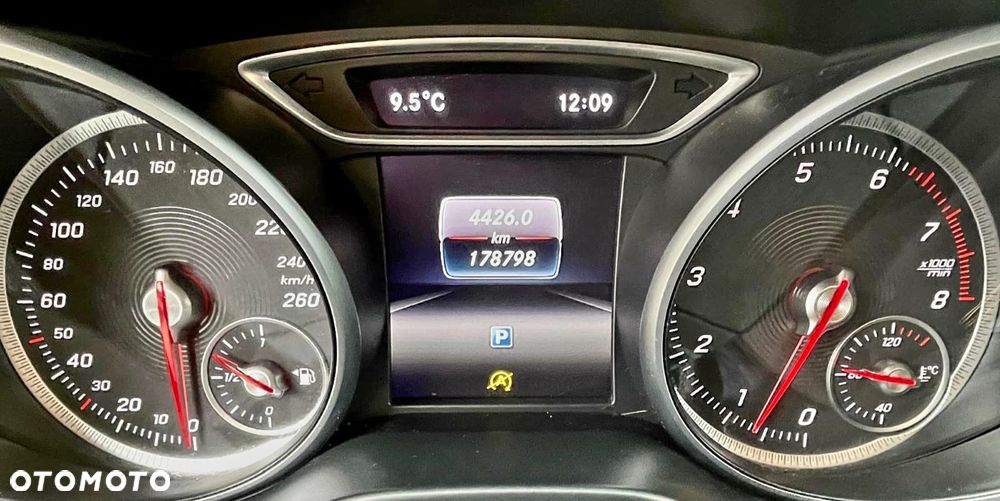 2017 Mercedes-Benz CLA 180, photograph 10