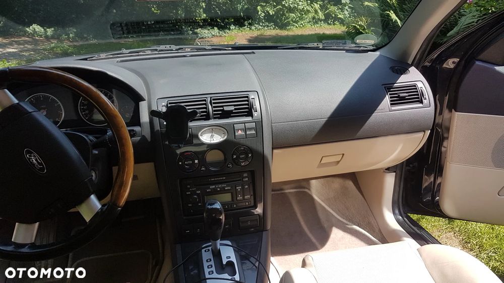 Ford Mondeo 2.5 V6 Ghia - 15