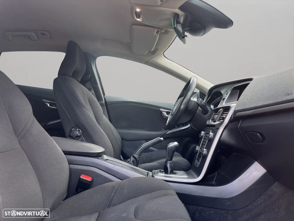 Volvo V40 2.0 D2 Momentum - 17