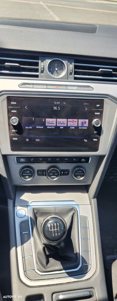 Volkswagen Passat 2.0 TDI Comfortline - 12