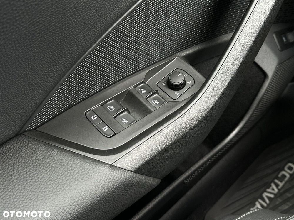 Skoda Octavia 1.5 TSI mHEV Sportline DSG - 18