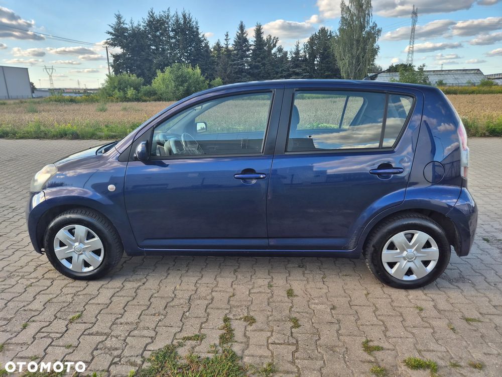 Daihatsu Sirion - 15