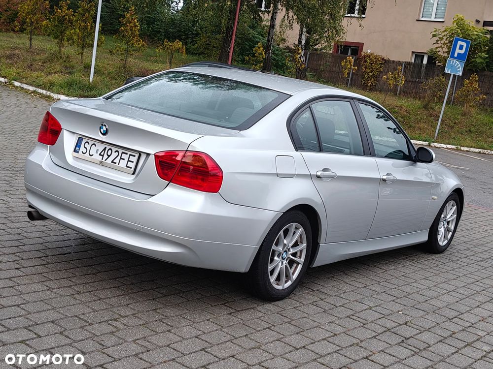 BMW Seria 3 318d - 16