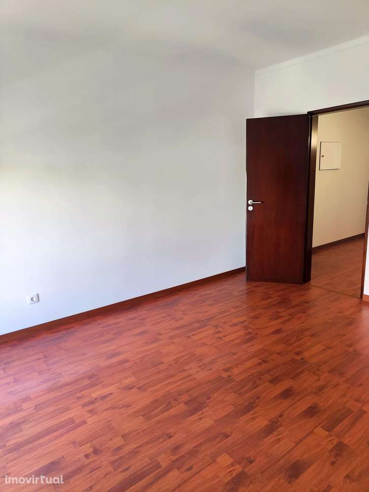 Alugo T3 - Grande imagem: 2/22