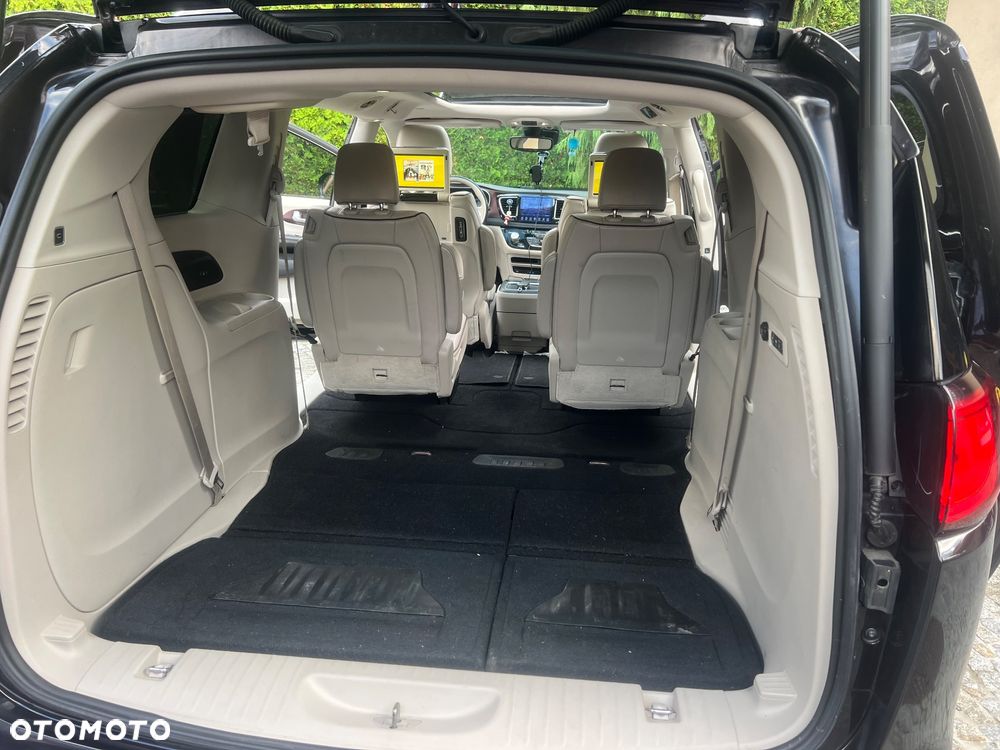 Chrysler Pacifica - 17