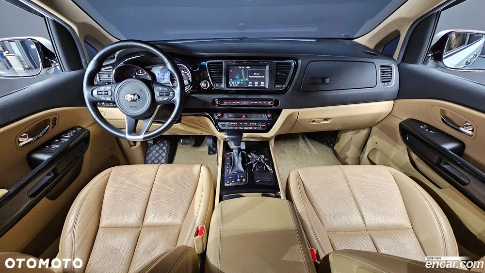Kia Carnival - 7